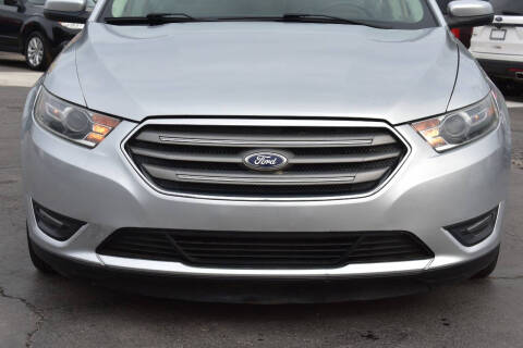 2015 Ford Taurus SEL