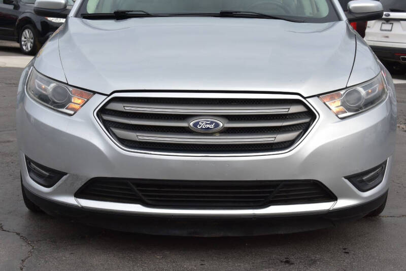 2015 Ford Taurus SEL