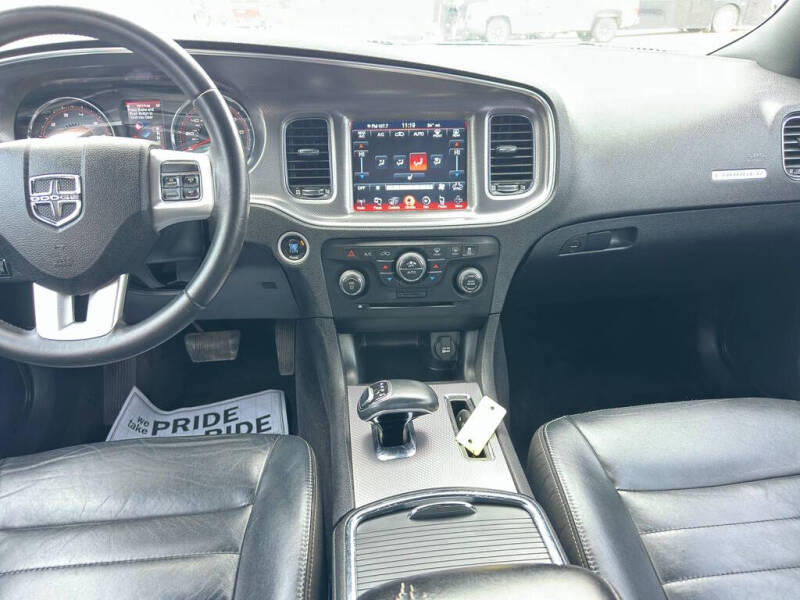 2013 Dodge Charger SXT