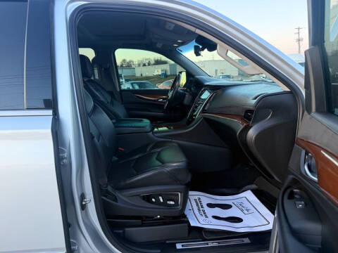 2017 Cadillac Escalade Luxury