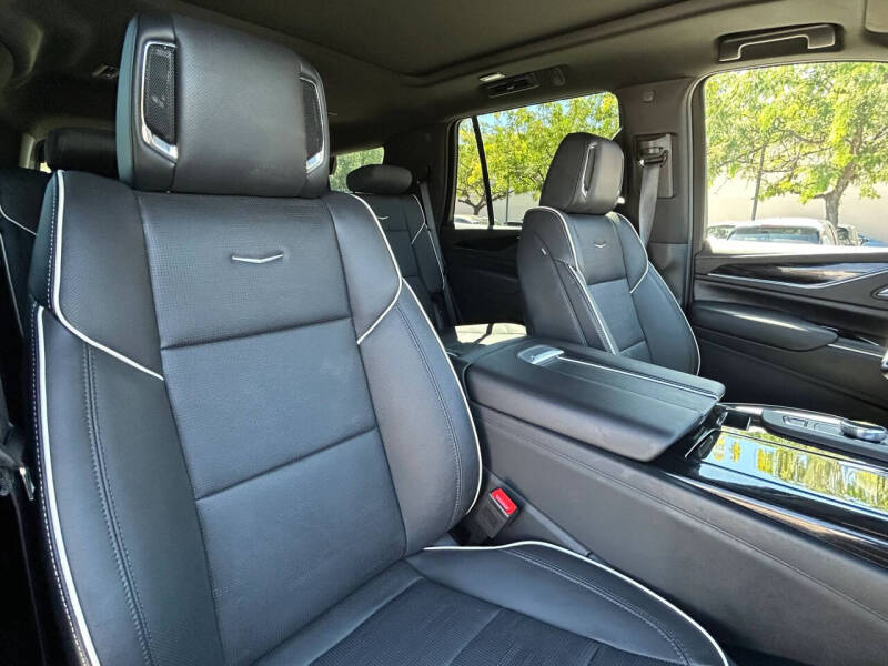 2023 Cadillac Escalade Sport