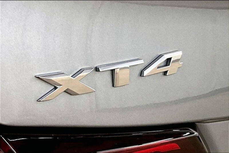 2024 Cadillac XT4 Luxury