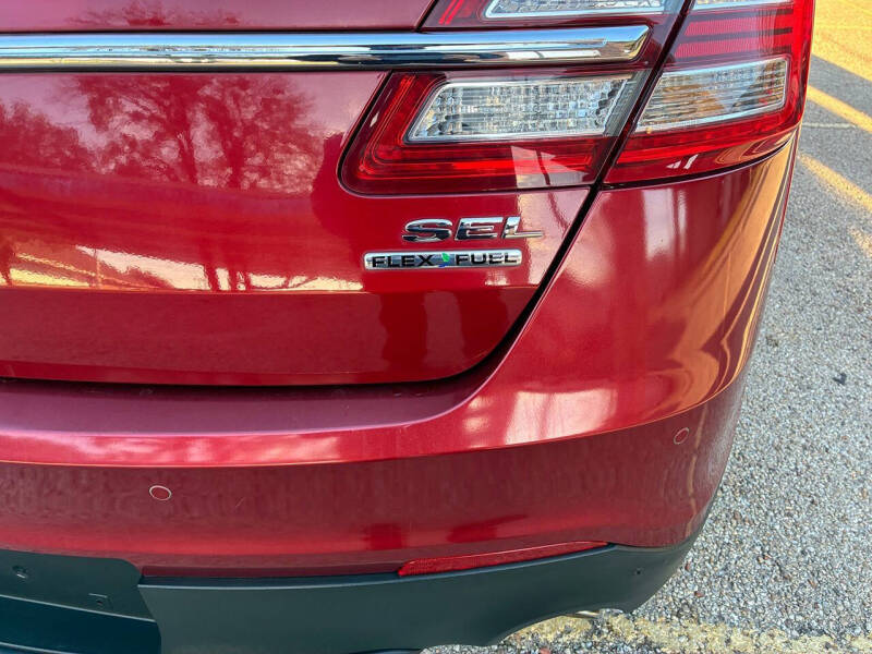 2015 Ford Taurus SEL