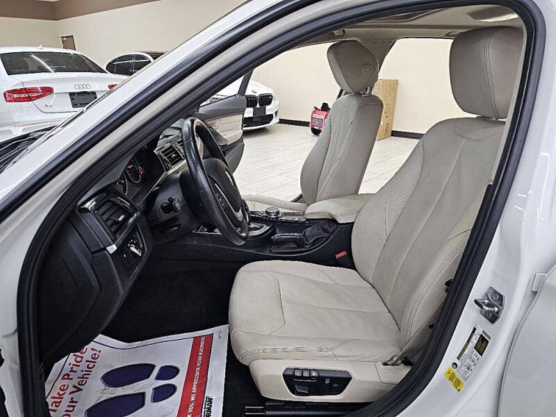 2015 BMW 3 Series 328i