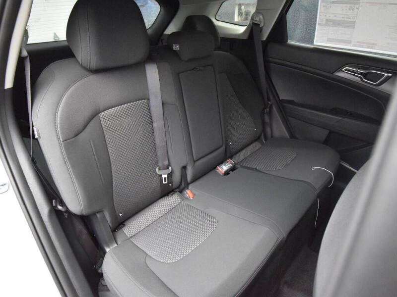 2026 Kia Sportage Hybrid S