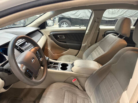 2012 Ford Taurus SE