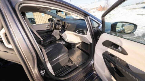 2022 Chrysler Pacifica Touring L
