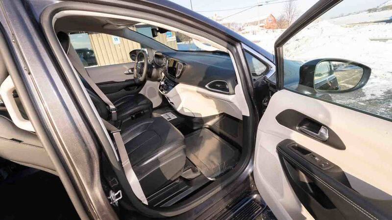 2022 Chrysler Pacifica Touring L