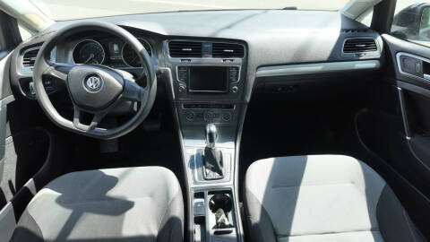 2016 Volkswagen e-Golf SE