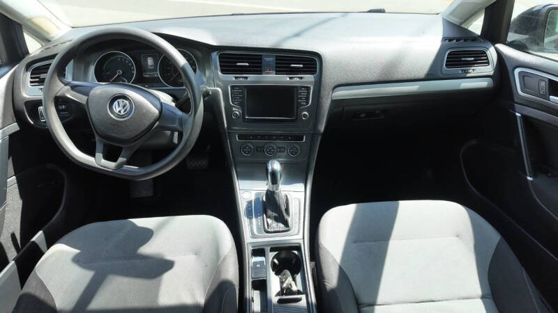2016 Volkswagen e-Golf SE