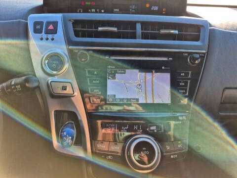 2015 Toyota Prius v Five