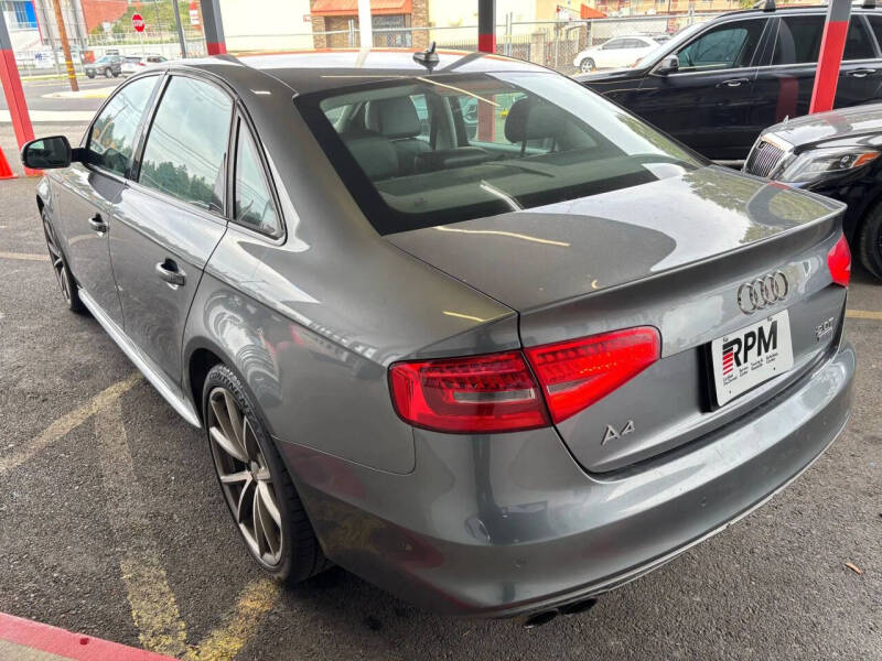 2016 Audi A4 2.0T quattro Premium