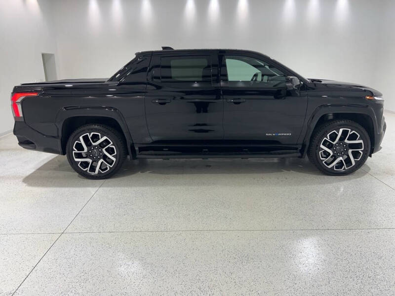 2024 Chevrolet Silverado EV RST