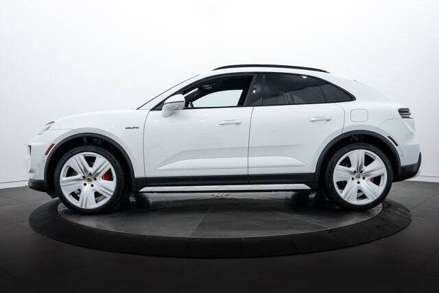 2025 Porsche Macan 4S Electric