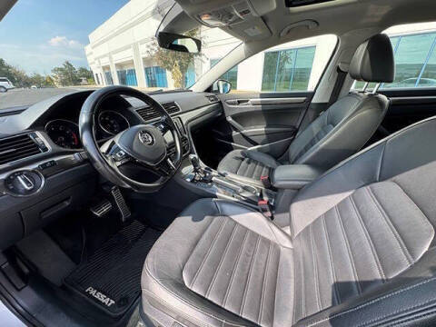 2017 Volkswagen Passat V6 SEL Premium