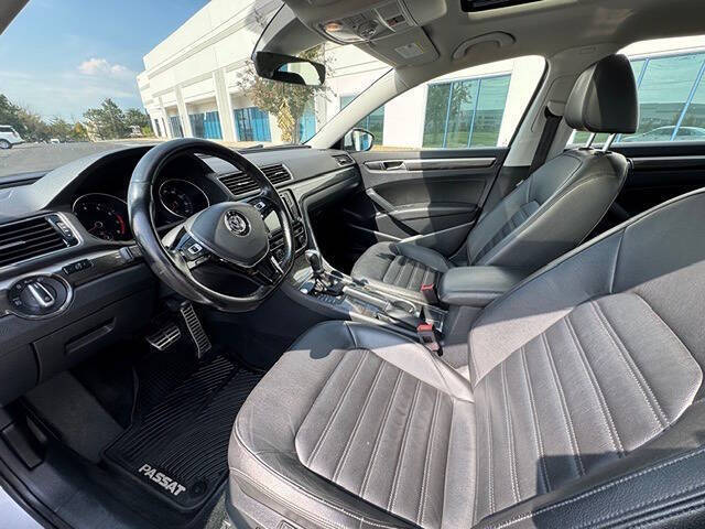 2017 Volkswagen Passat V6 SEL Premium