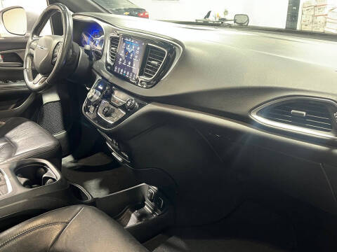 2018 Chrysler Pacifica Touring L Plus