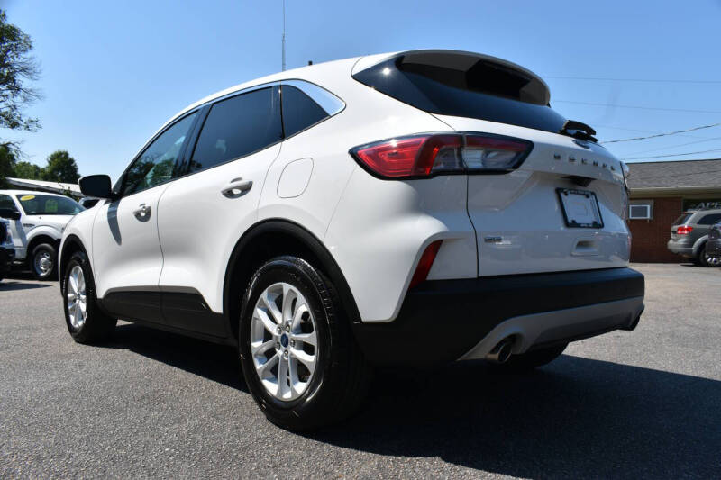 2020 Ford Escape SE