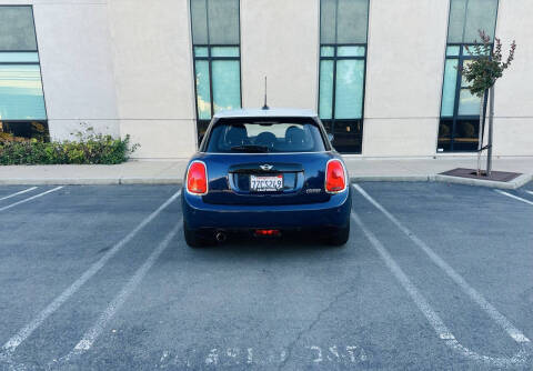 2017 MINI Hardtop 4 Door Cooper