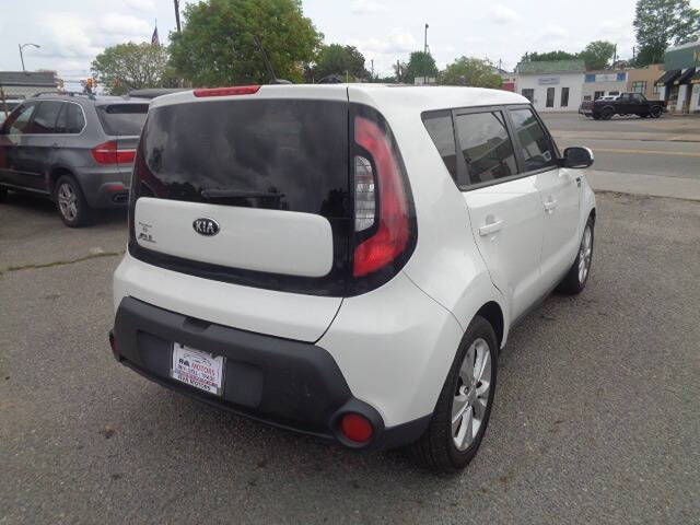2015 Kia Soul +