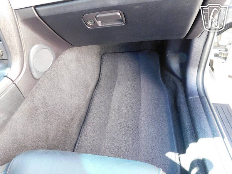 2004 Ford Thunderbird Deluxe