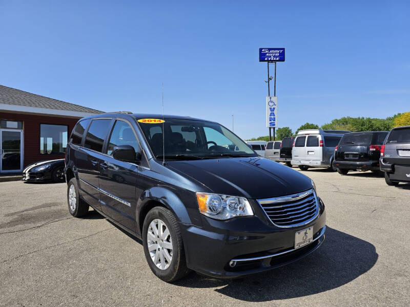 Used 2014 Chrysler Town & Country Touring with VIN 2C4RC1BG4ER383422 for sale in Zumbrota, Minnesota