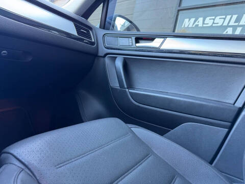 2014 Volkswagen Touareg V6 Sport