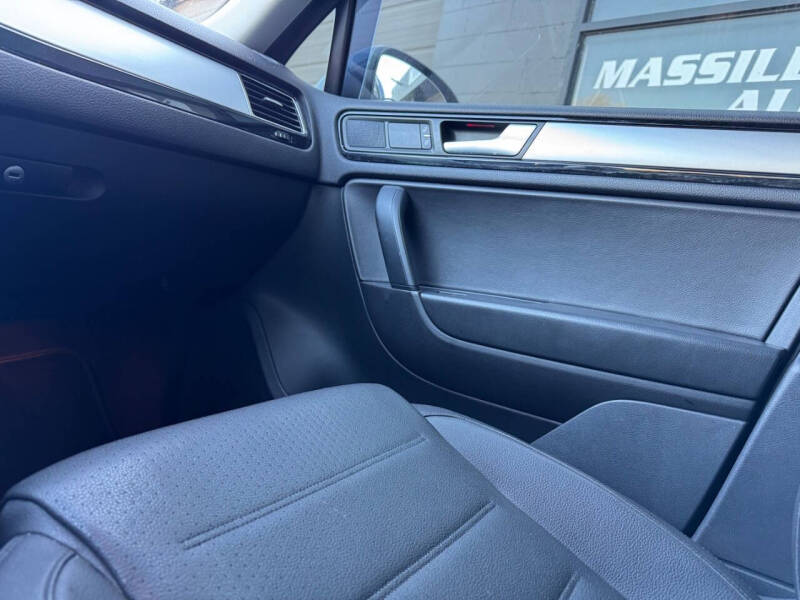 2014 Volkswagen Touareg V6 Sport