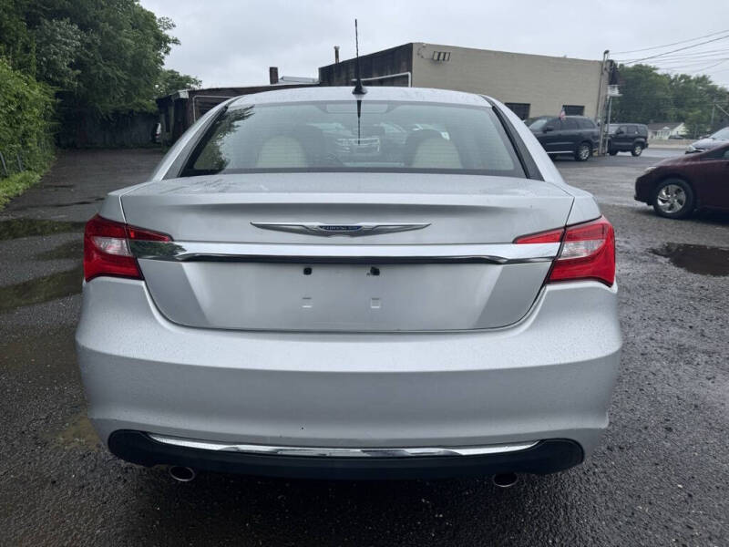 2011 Chrysler 200 Limited