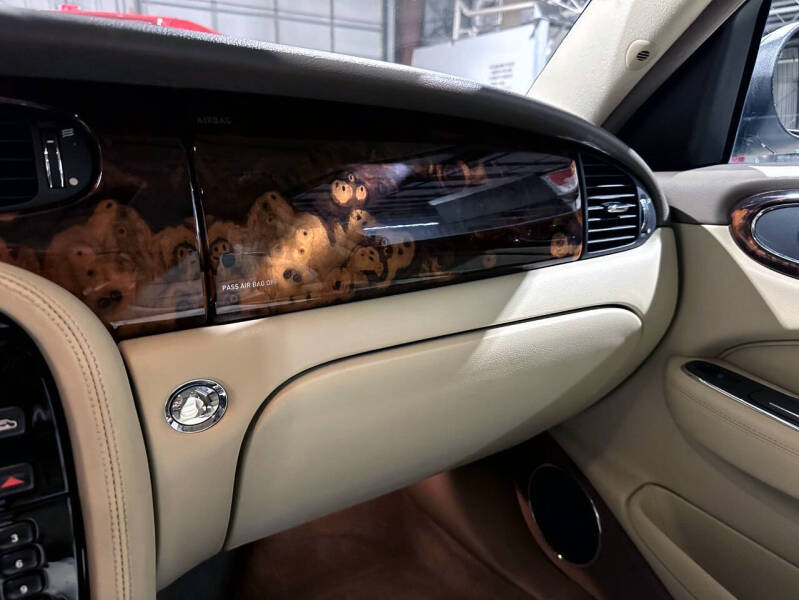 2005 Jaguar XJ-Series XJ8 L