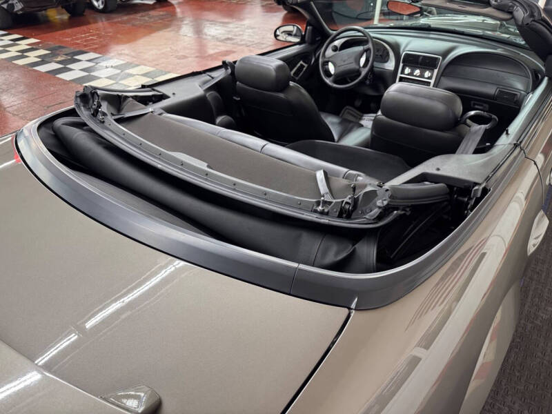 2002 Ford Mustang GT Deluxe