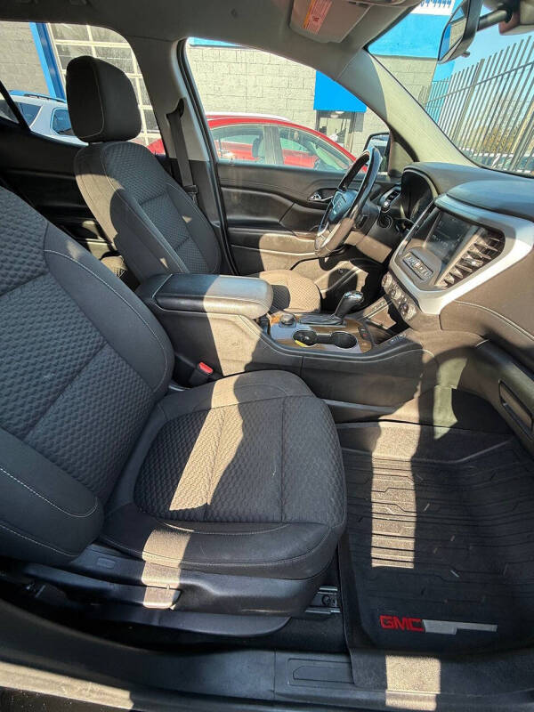 2019 GMC Acadia SLE-2