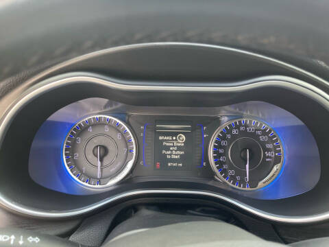 2017 Chrysler 200 LX