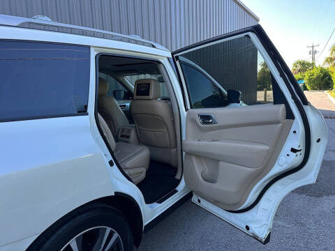 2017 Nissan Pathfinder Platinum