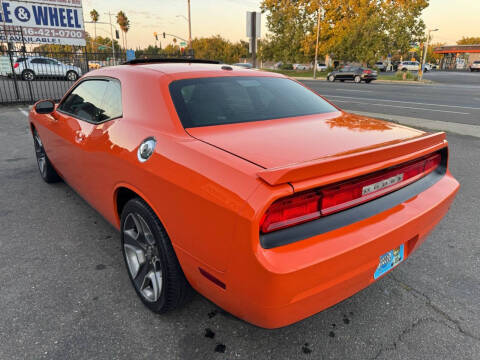 2012 Dodge Challenger R/T Plus