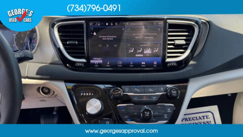 2024 Chrysler Pacifica Touring L