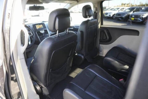 2012 Chrysler Town and Country Touring