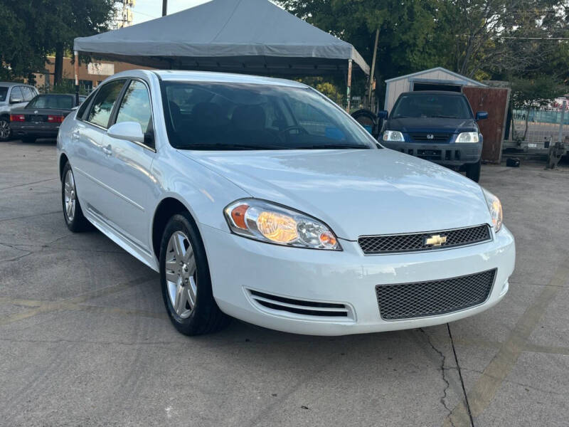 2013 Chevrolet Impala LT photo 2