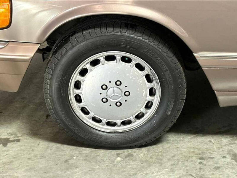 1991 Mercedes-Benz 560-Class 560 SEL