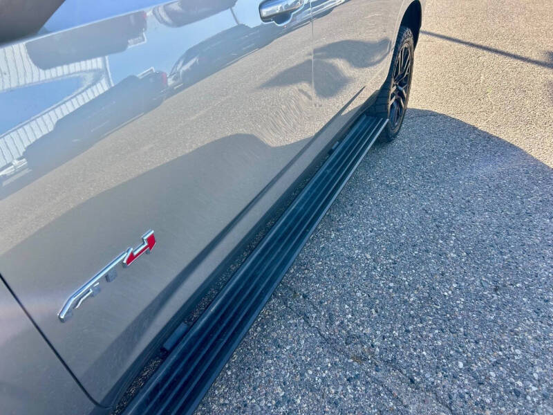 2025 GMC Yukon XL AT4