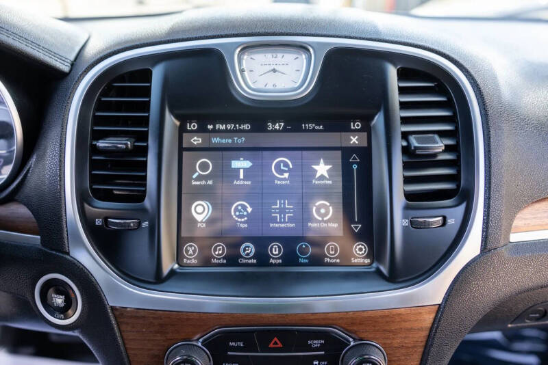 2017 Chrysler 300 C Platinum