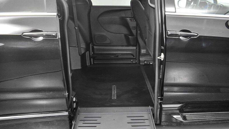 2024 Chrysler Pacifica Touring