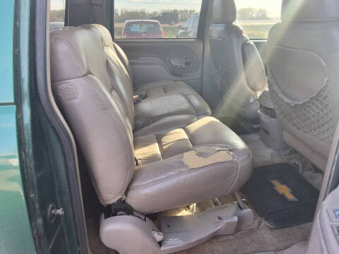 1999 Chevrolet Suburban K1500 LT