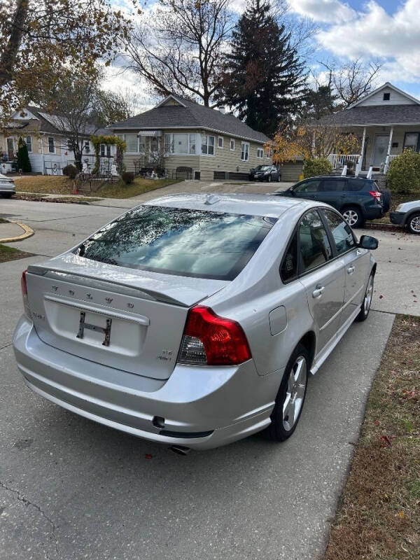 2010 Volvo S40 T5 R-Design