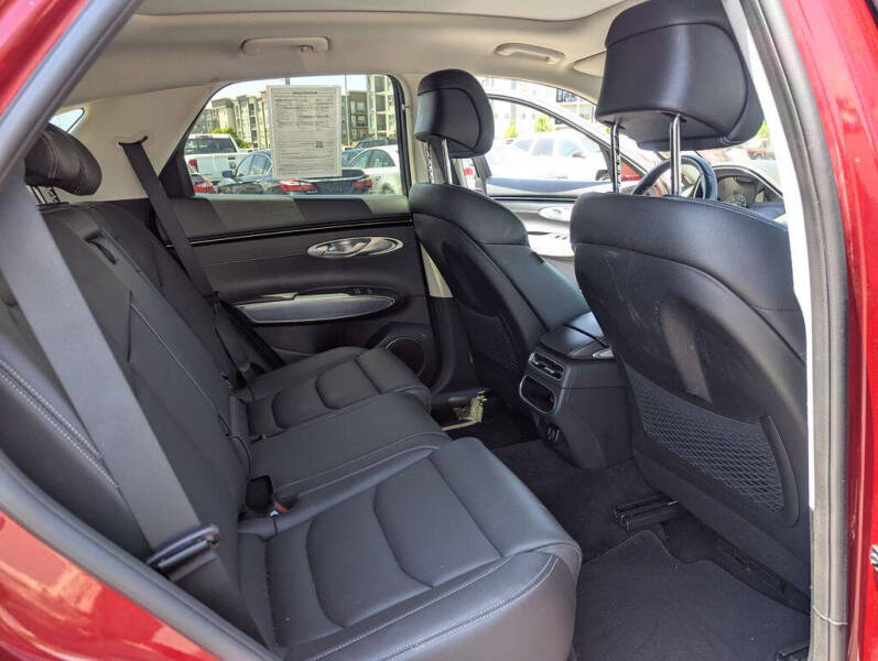 2023 Genesis GV70 2.5T Standard