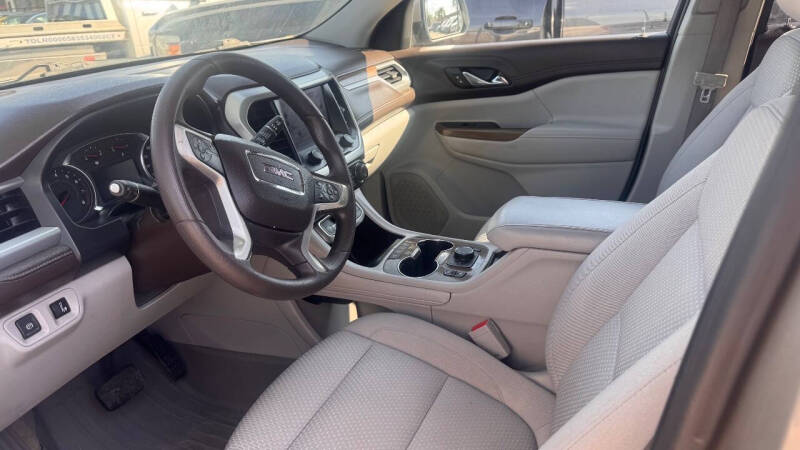 2022 GMC Acadia SLE