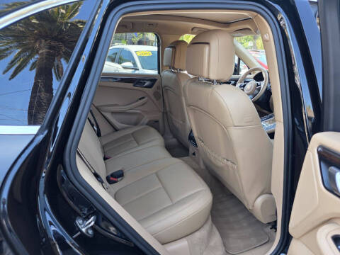 2015 Porsche Macan S