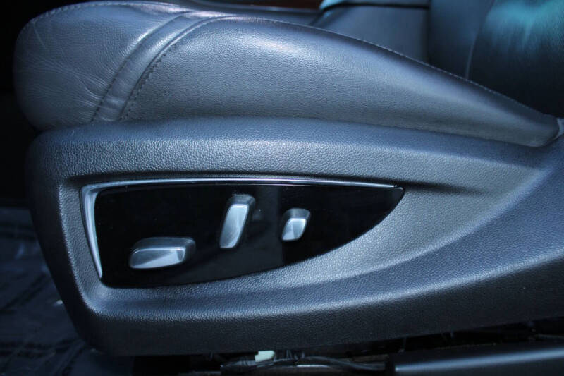 2018 Cadillac Escalade ESV Luxury