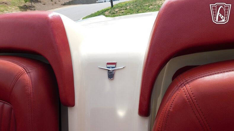 1962 Ford Thunderbird