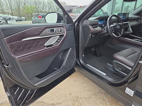 2025 Ford Explorer Platinum